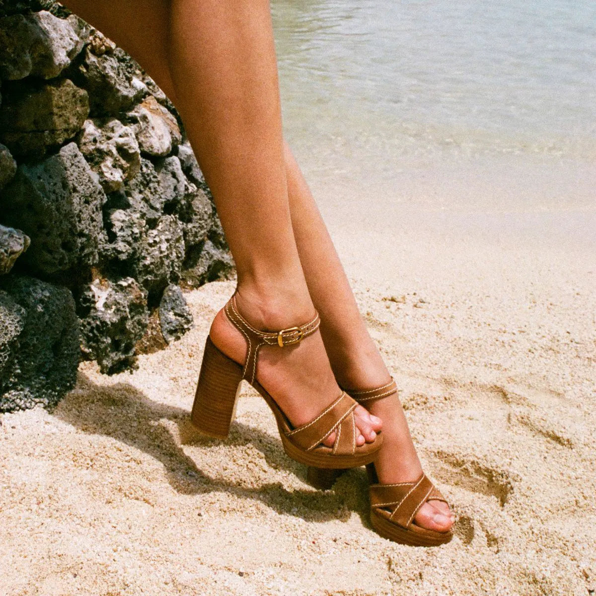 Dayna Saddle Platform Sandal - Doe Brown Suede