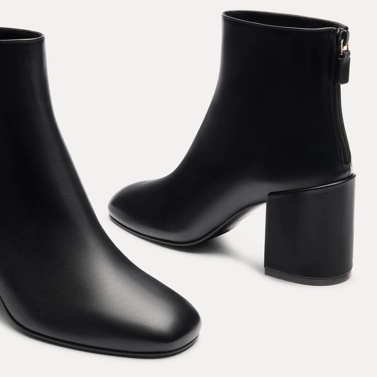 Bacari Zip Bootie 75 - Black Leather