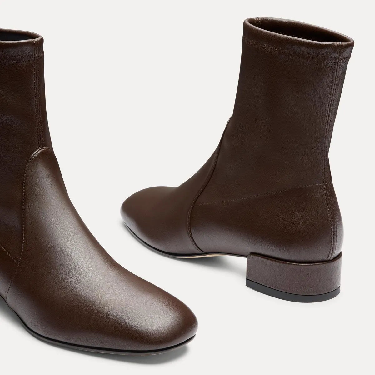 Bacari Bootie 25 - Walnut Stretch Leather